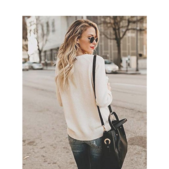 ๐คHP๐ค HEART ON YOUR SLEEVE White Knit Sweater - Picture 2 of 8